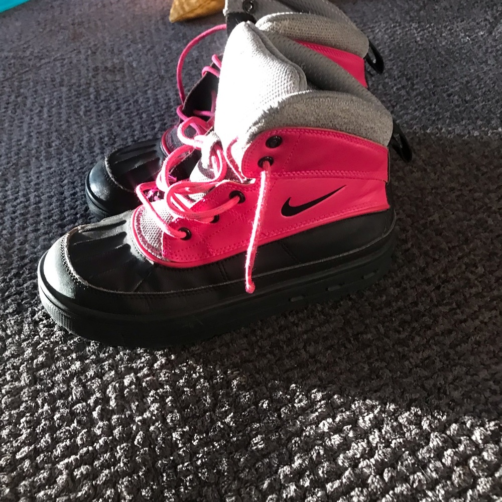 Girls Nike boots